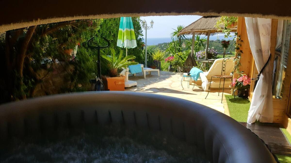 Nouveau ! Chambre D'Hote Insolite Privee " Coeurs De Pirates A Bali En Provence" Spa Sauna Massages Dans Cadre Exotique D'Amenagements Exterieurs D'Exception Ete Comme Hiver Bienvenue !!! 카발레르쉬르메르 외부 사진